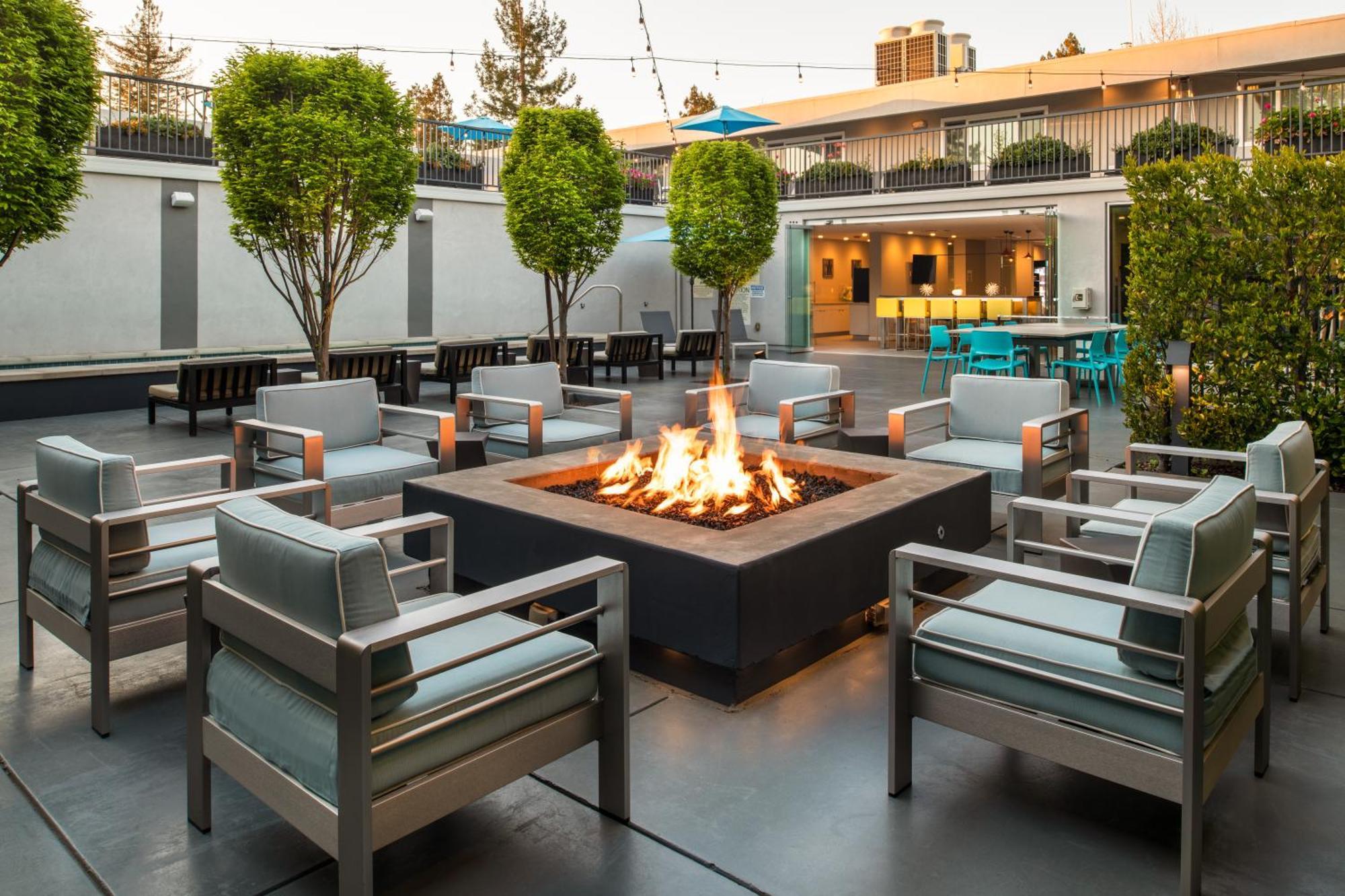 Hotel Lucent Menlo Park Bagian luar foto